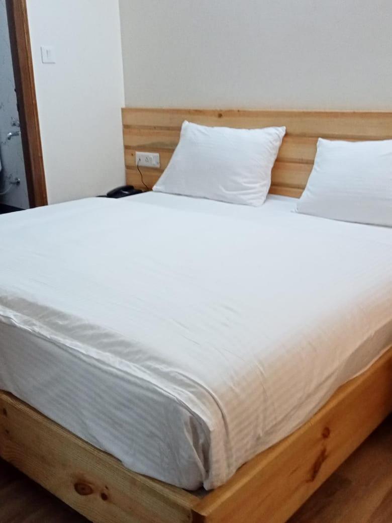 The Kumaon Retreat Hotell Nainital Rum bild