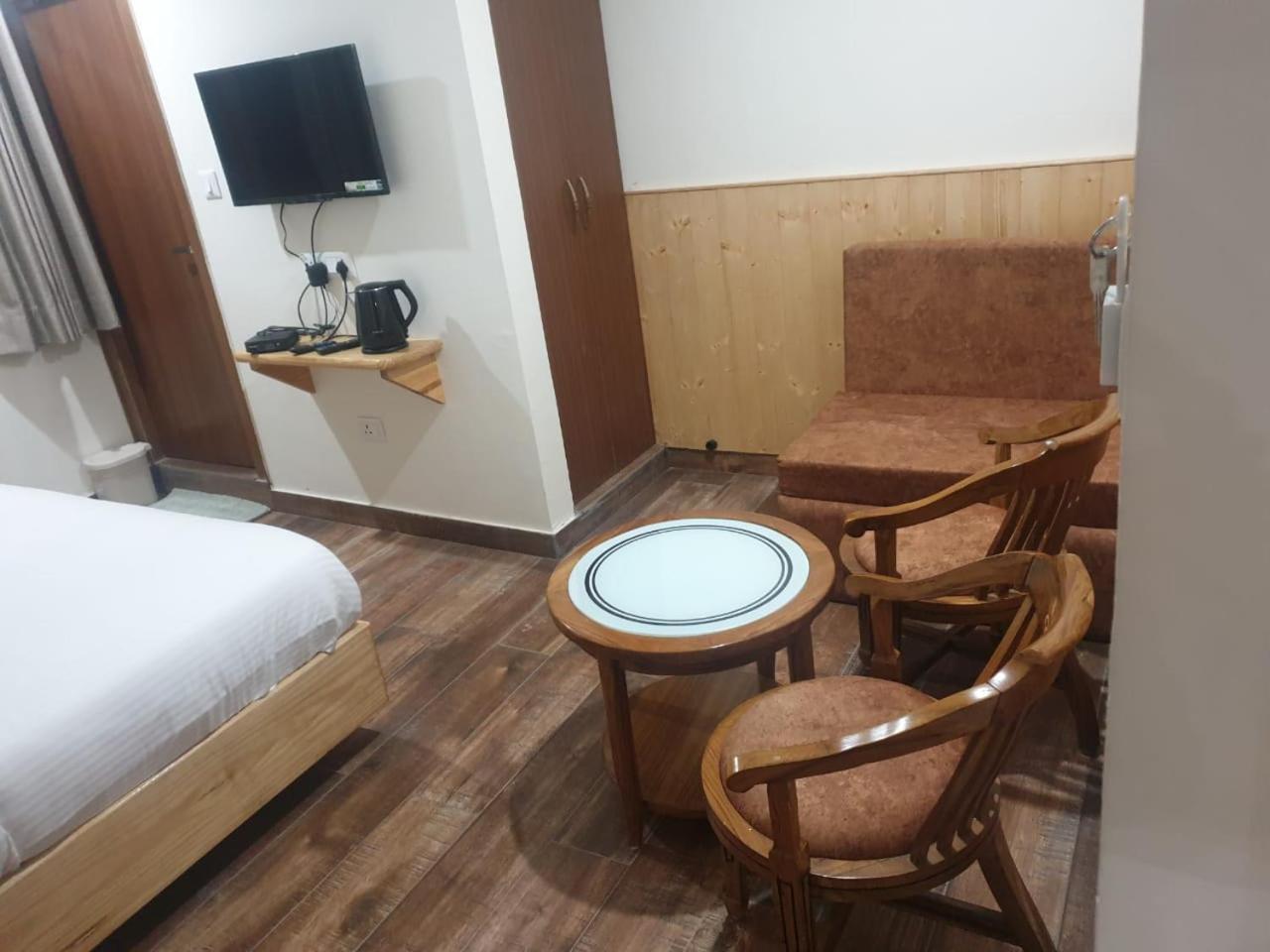 The Kumaon Retreat Hotell Nainital Rum bild